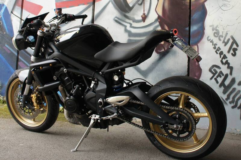 Triumph Street Triple Special coda corta